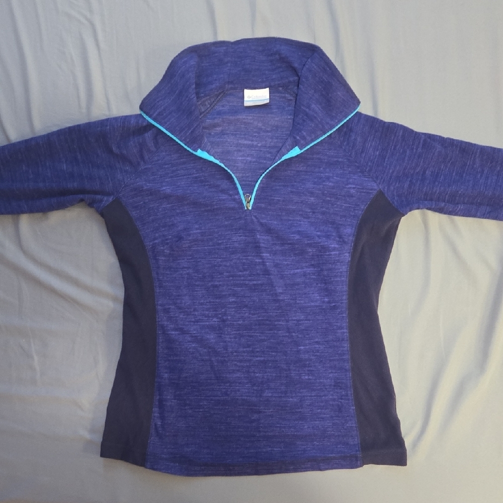 Columbia Women's Blue and Black Sweatshirt